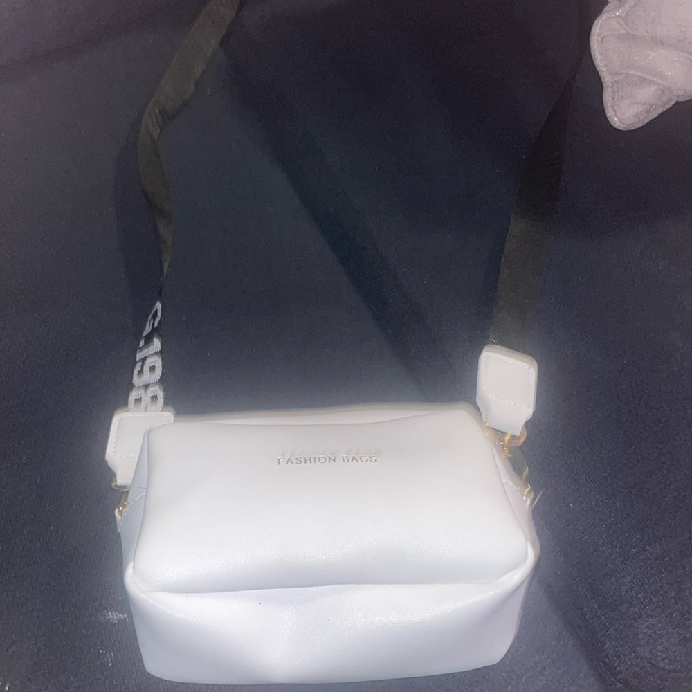 This bag is new I don’t want it no more